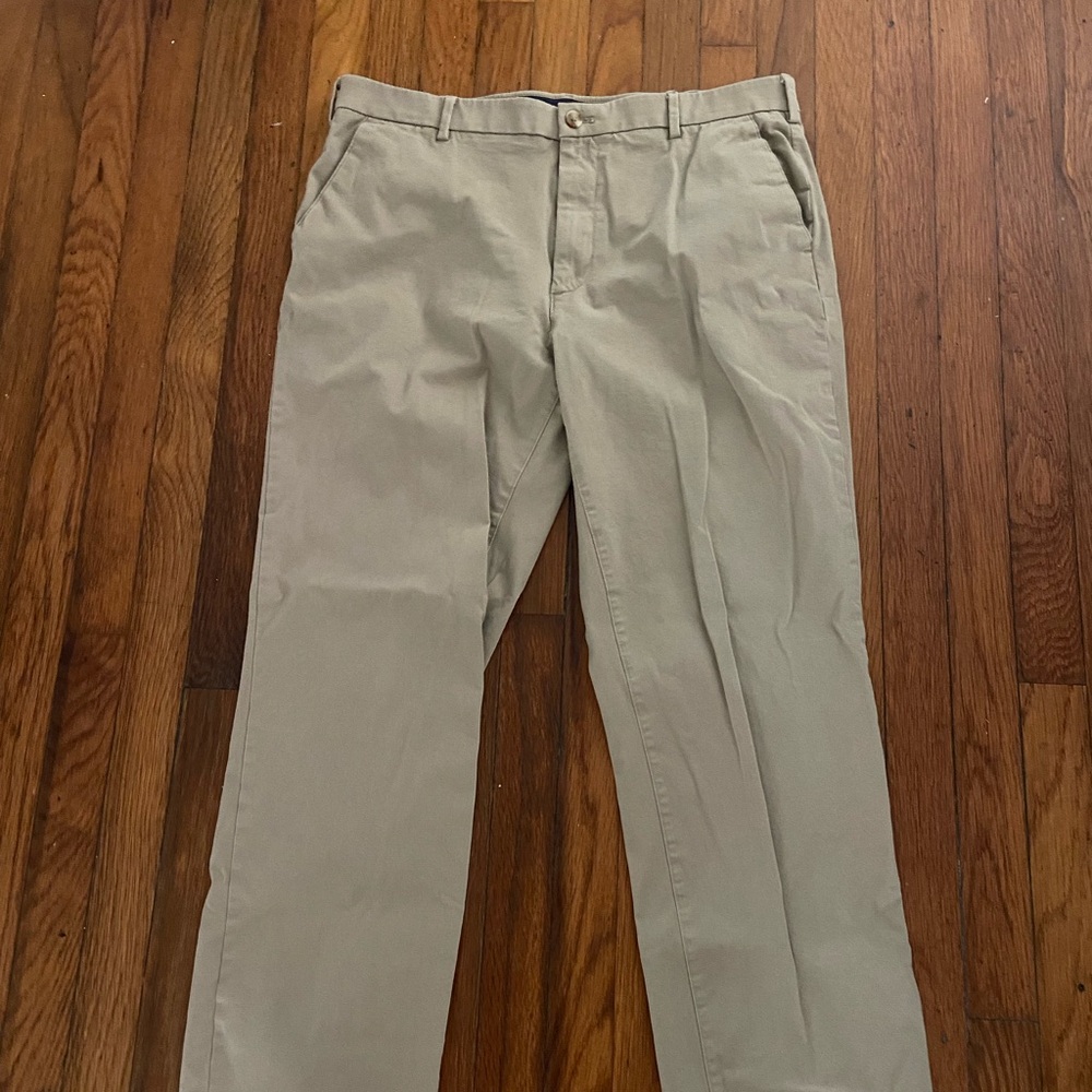 Men’s IZOD straight fit khakis